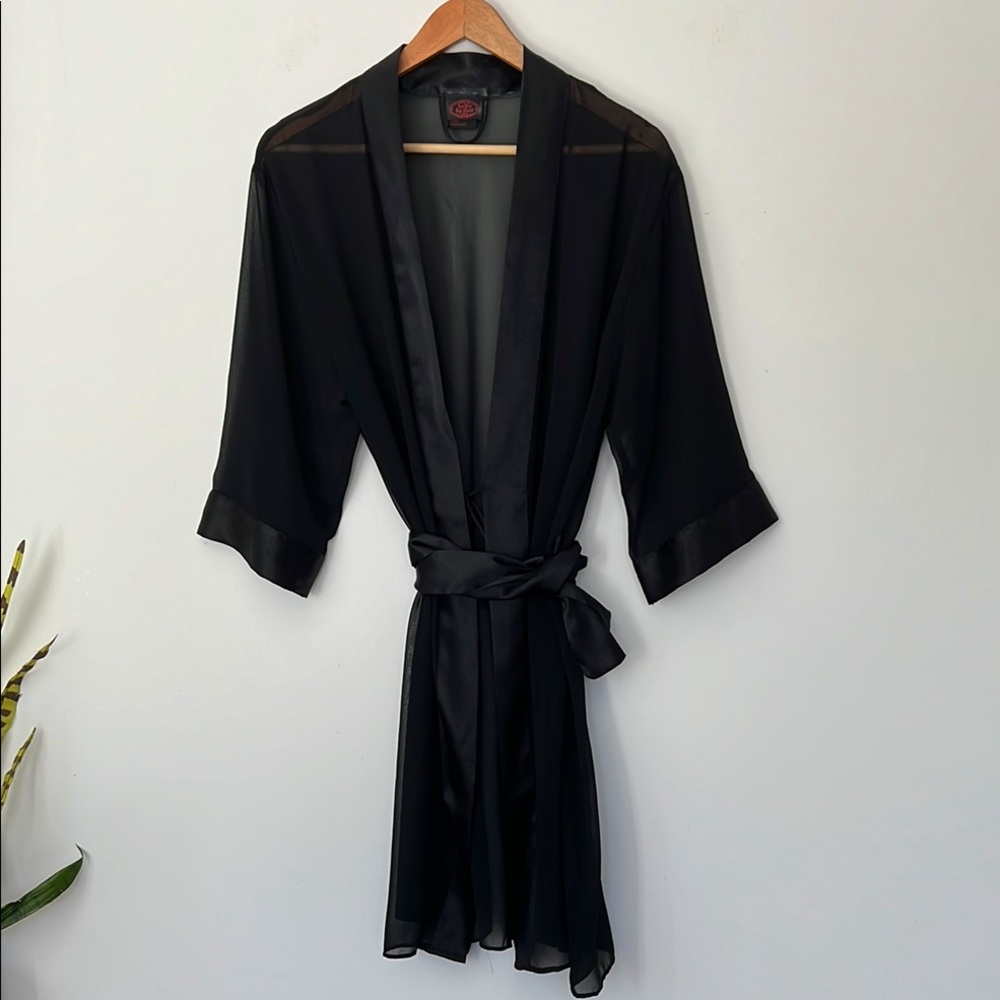 La Vie en Rose Black Robe Sheer Robe Satin detail